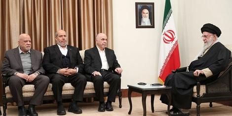 رهبری: تهدید آمریکا، در ذهنیت ملت هیچ تاثیری ندارد 1 رهبری