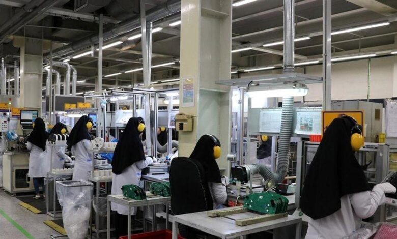 ایران خودرو در دستان کروز: پایان دولت و آغاز چالشهای جدید در صنعت خودرو 1 ایران خودرو