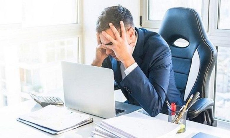 ۵ نشانه که باید فوراً شغل خود را ترک کنید 1 شغل