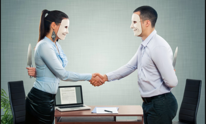 چند نکته اساسی برای مقابله با همکار حسود در محل کار 1 پیام آرات