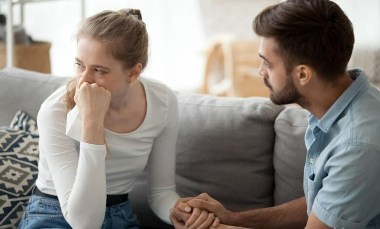 چطور دلخوریها را صلحآمیز تمام کنیم؟ 1 دلخور