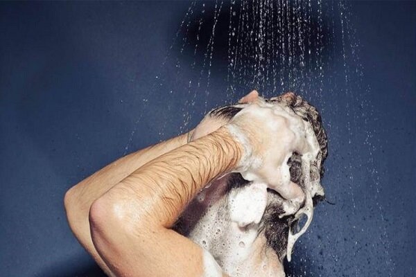چرا شستن پشت گوش در حمام اهمیت دارد؟ 1 حمام