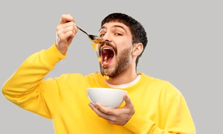 از اختلالات رایج خوردن و علائم آن چه میدانید؟ 1 خوردن