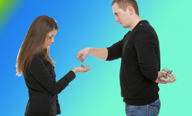 اگر همسرتان خسیس است، این نکات را برای تامین هزینهها بدانید 1 خسیس