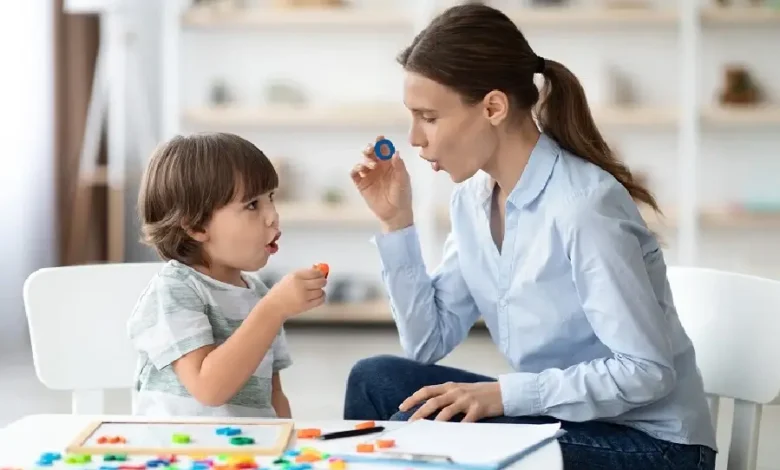 تفاوتهای اساسی لکنت زبان و تاخیر در گفتار کودکان را بشناسید. 1 لکنت