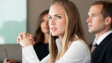 ۱۱ ویژگی که شما را به فردی به‌شدت محبوب تبدیل می‌کند